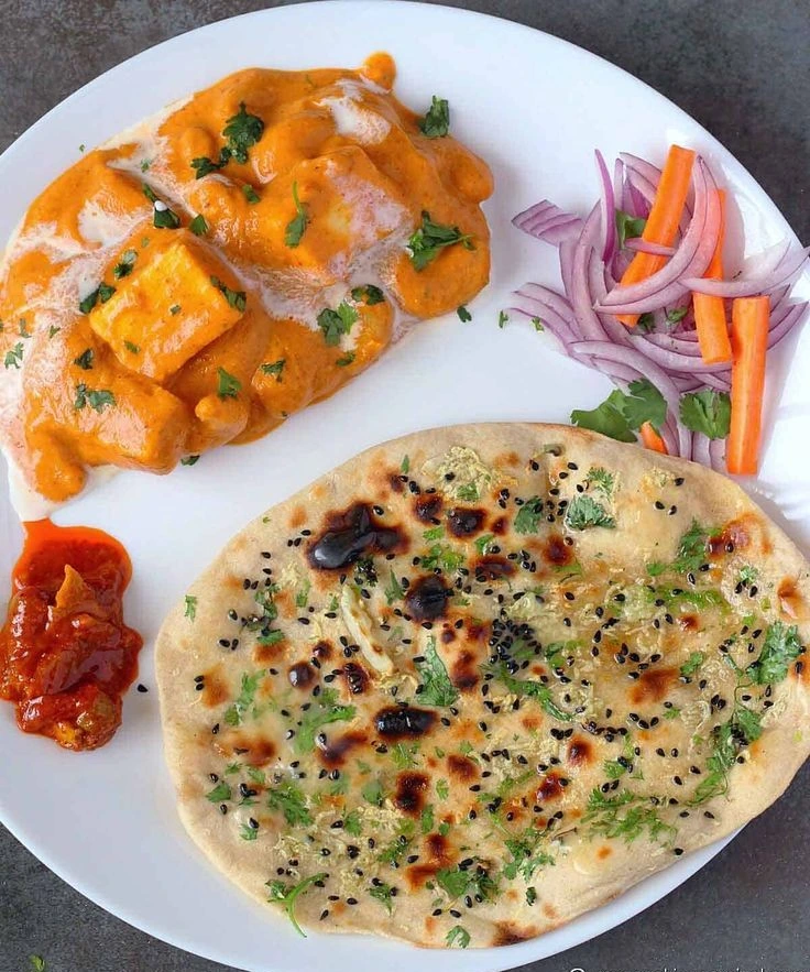 Butter Paneer and Tandoori Roti (Half)